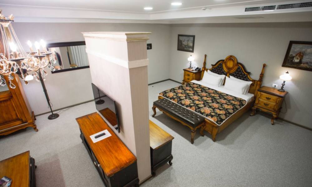 Boutique Hotel Baku-da lüksdən zövq alın. Otaqlarımız rahatlıq və zərifliyin mükəmməl qarışığını təklif edir.