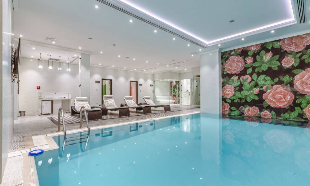 Ivy Garden otel hovuzu