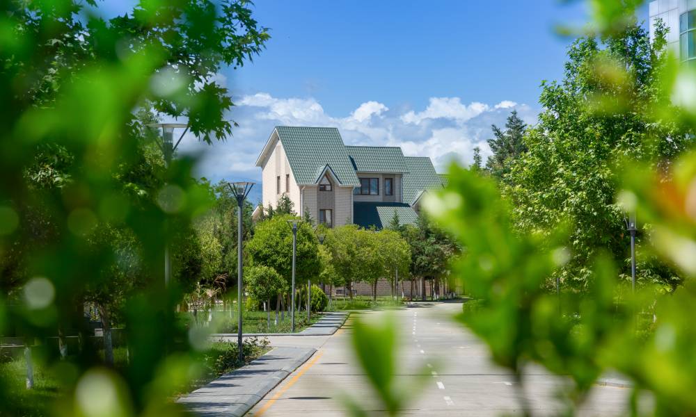Qaşaltı Health Hotel Naftalan-da sakitliyi yaşayın. Ön görünüşümüz sakit bir qaçış vəd edir.