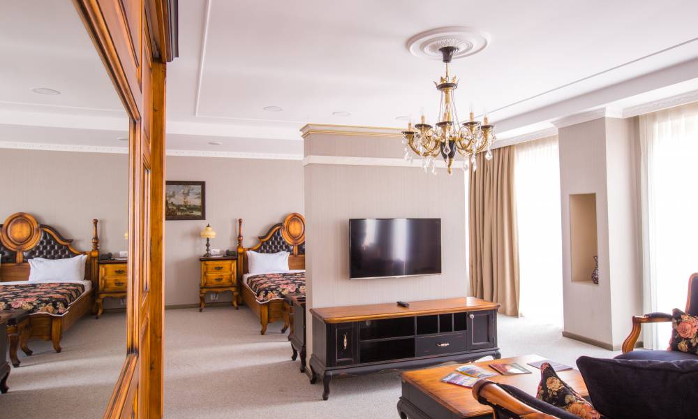 Boutique Hotel Baku-da dəbdəbəli otaqlarımızda lüks və rahatlığı yaşayın.