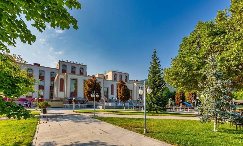 Qəbələ Karvansaray oteli 