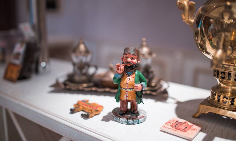 Boutique Hotel Baku-nun füsunkar hədiyyə mağazasında mükəmməl suveniri tapın.