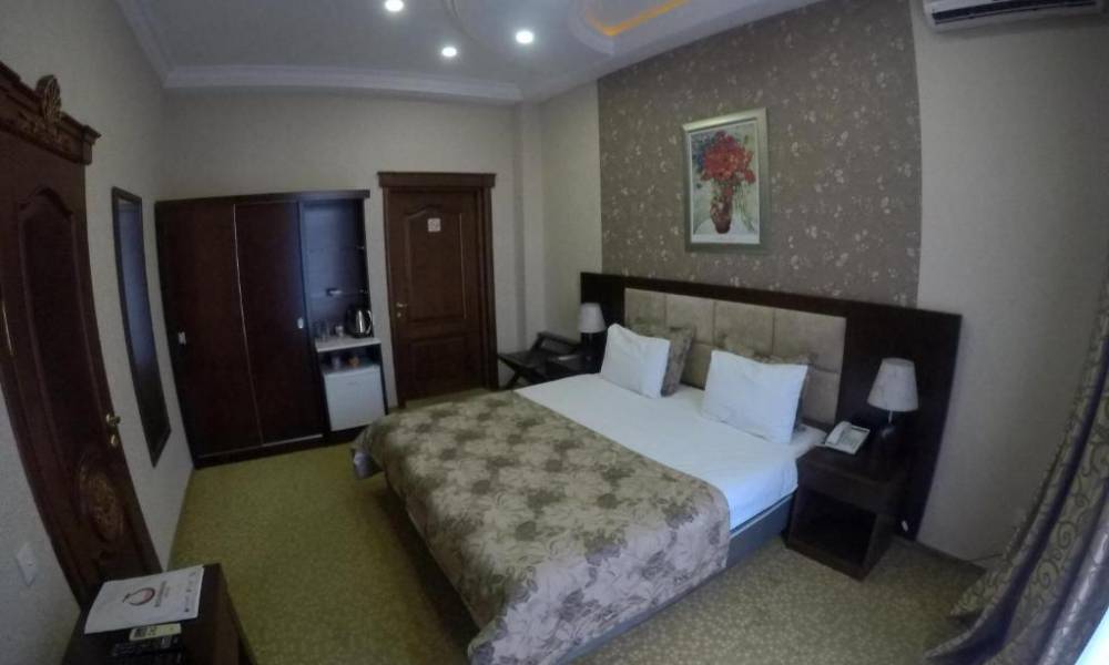 Premyer otel otağı