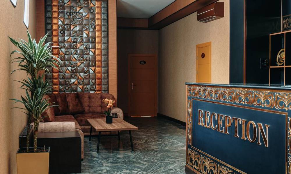 Bayil Breeze Hotel & Restaurant