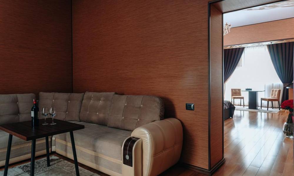 Bayil Breeze Hotel & Restaurant