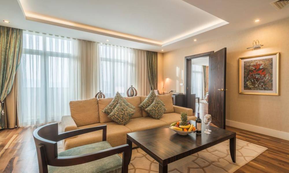 BADAMDAR OTEL VƏ REZİDENTLƏR