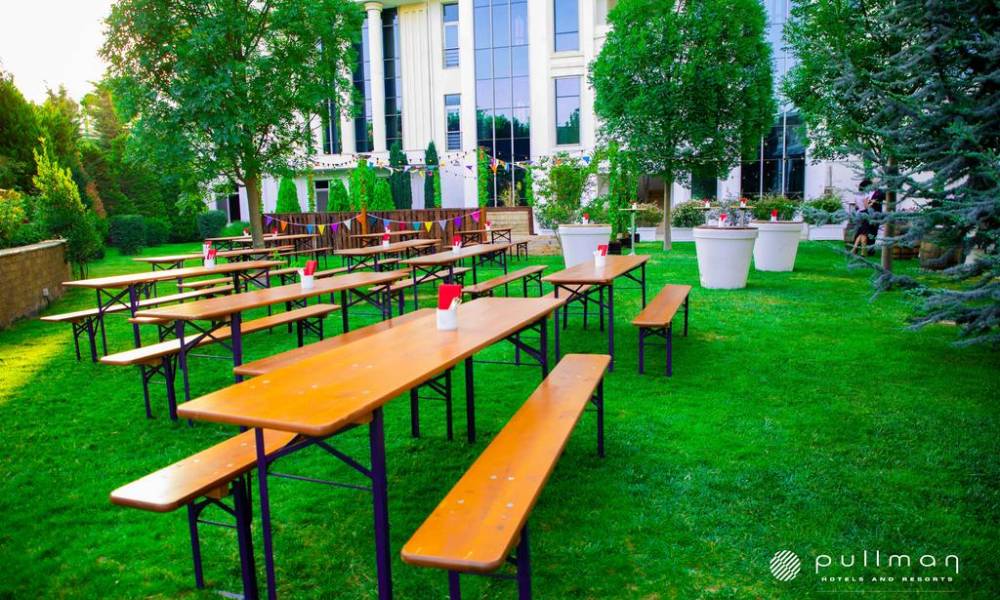 BADAMDAR OTEL VƏ REZİDENTLƏR