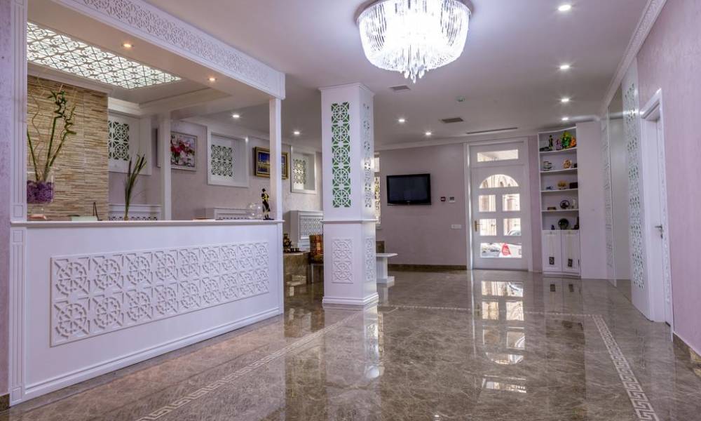 Premier Old Gates Hotel