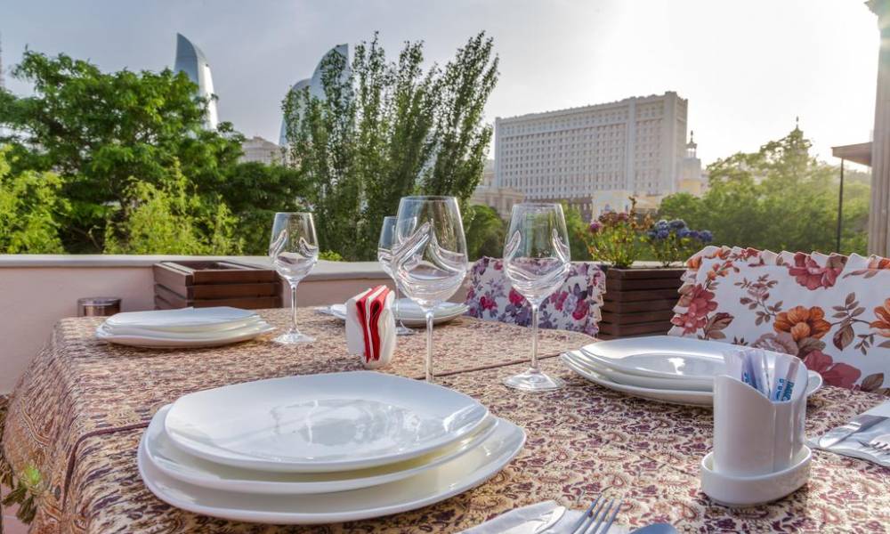 Premier Old Gates Hotel