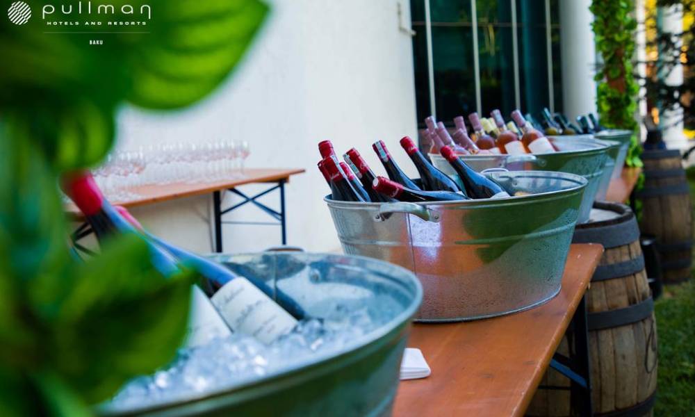 BADAMDAR OTEL VƏ REZİDENTLƏR