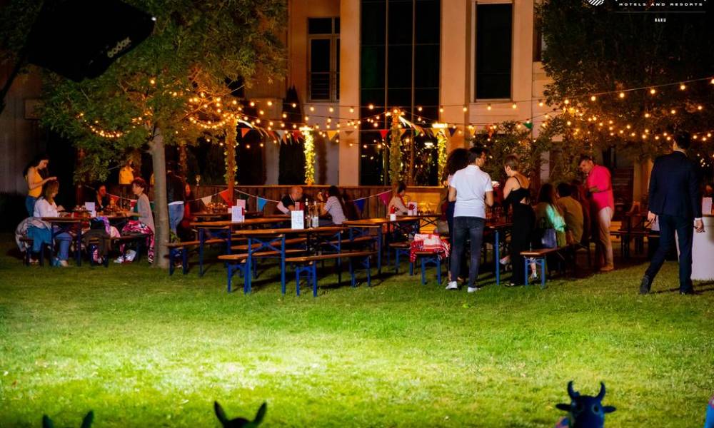 BADAMDAR OTEL VƏ REZİDENTLƏR