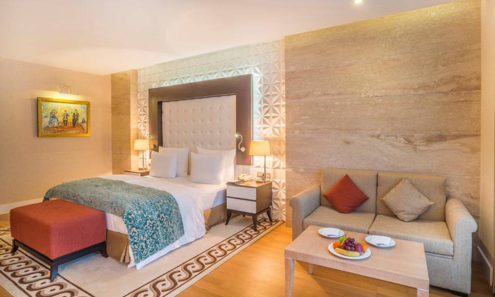 BADAMDAR OTEL VƏ REZİDENTLƏR