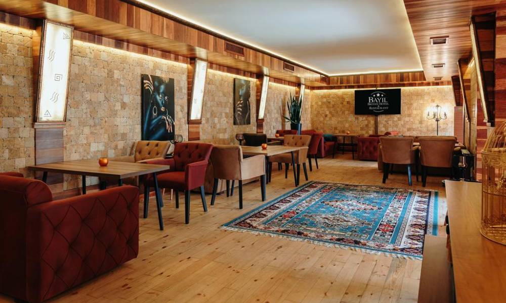 Bayil Breeze Hotel & Restaurant