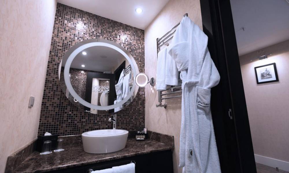 BADAMDAR OTEL VƏ REZİDENTLƏR