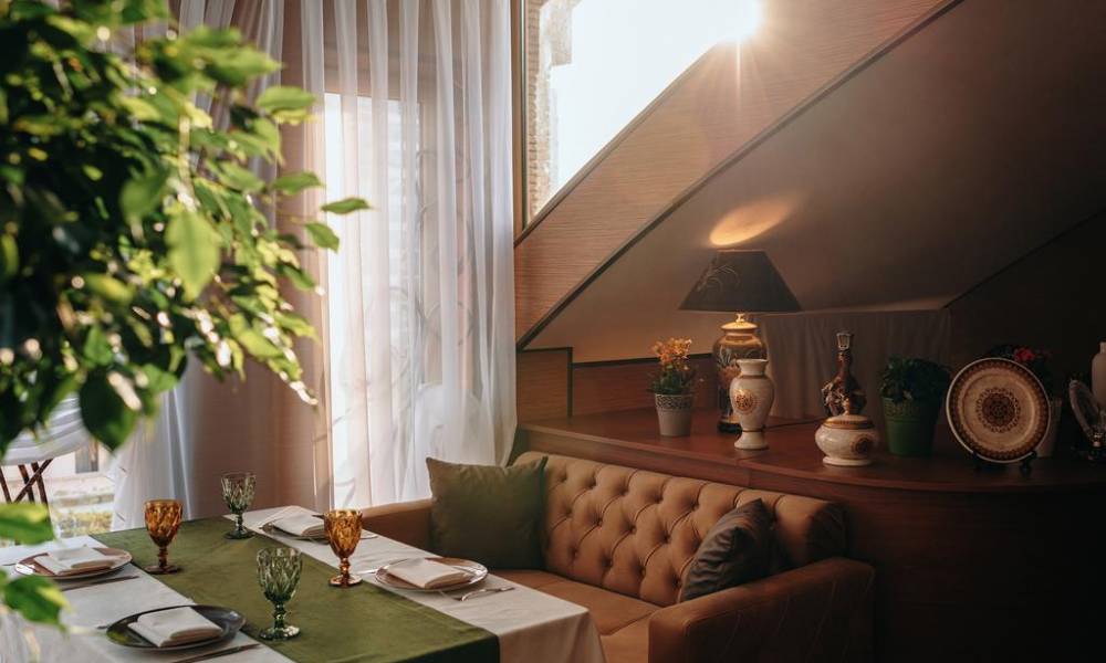 Bayil Breeze Hotel & Restaurant