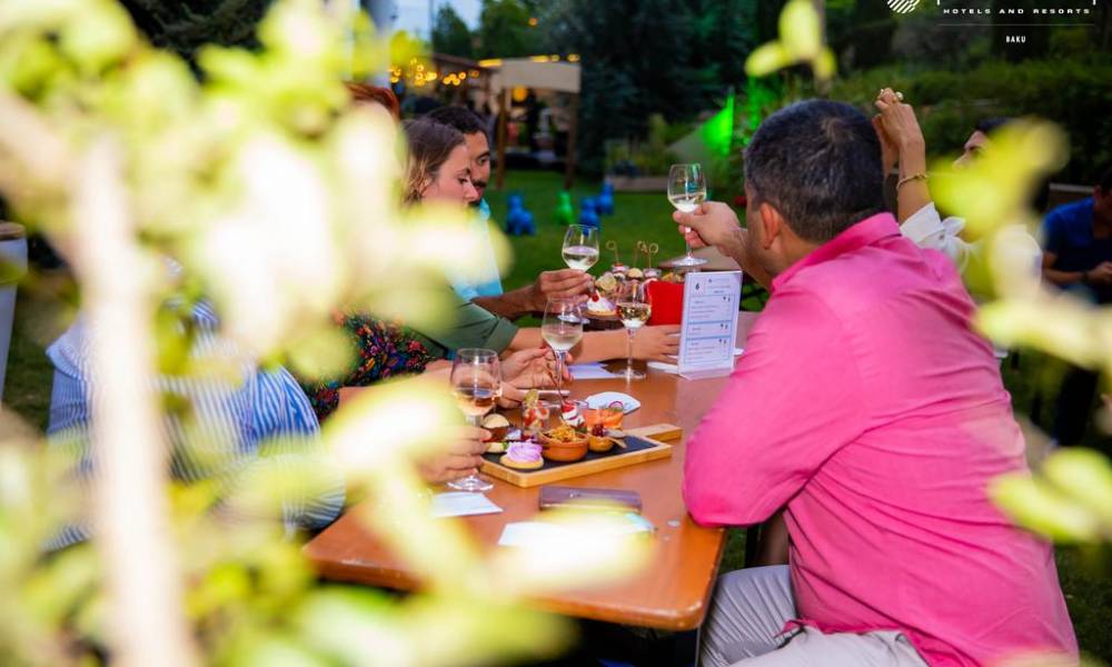 BADAMDAR OTEL VƏ REZİDENTLƏR