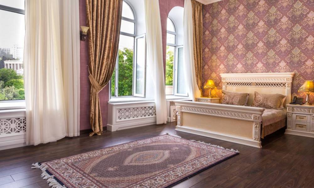 Premier Old Gates Hotel