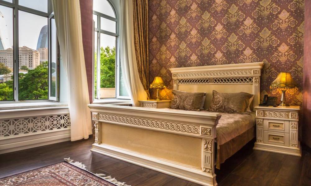 Premier Old Gates Hotel