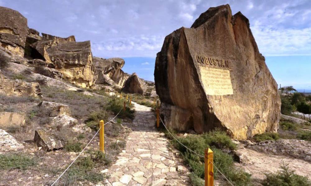 QOBUSTAN AZERBAYCAN FRISAGA