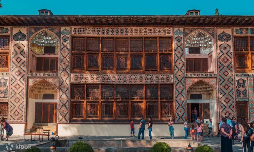 SHEKI CITY TOUR