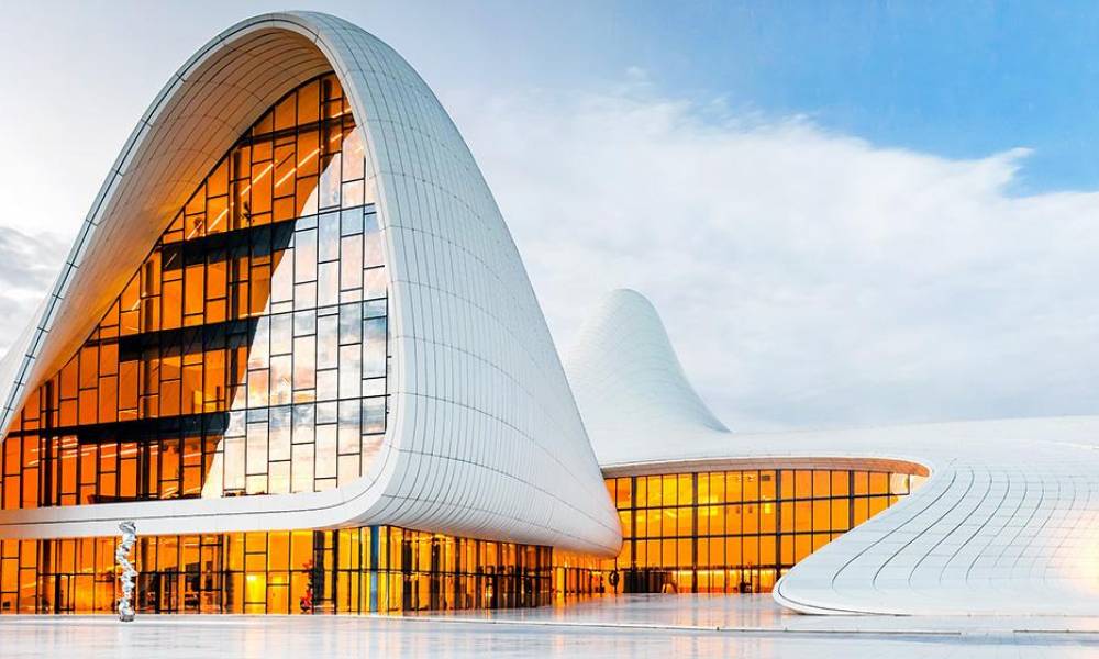 Bu Qadınlar Günündə Azərbaycanın zəngin tarixi ilə tanış olun. Çarpıcı görməli yerlər və unudulmaz anlar sizi gözləyir!