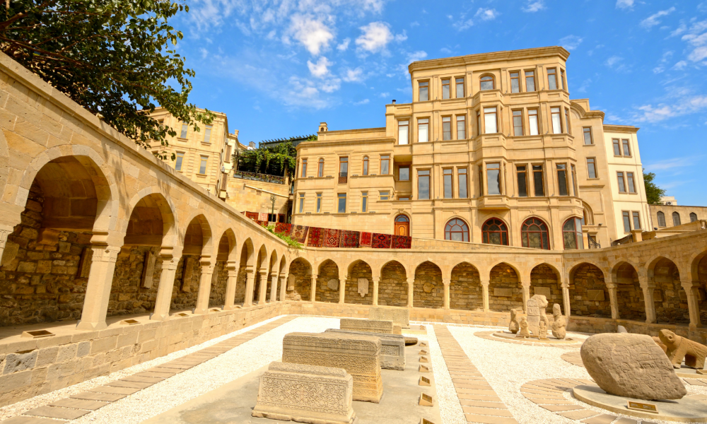 Bakı İçərişəhəri 