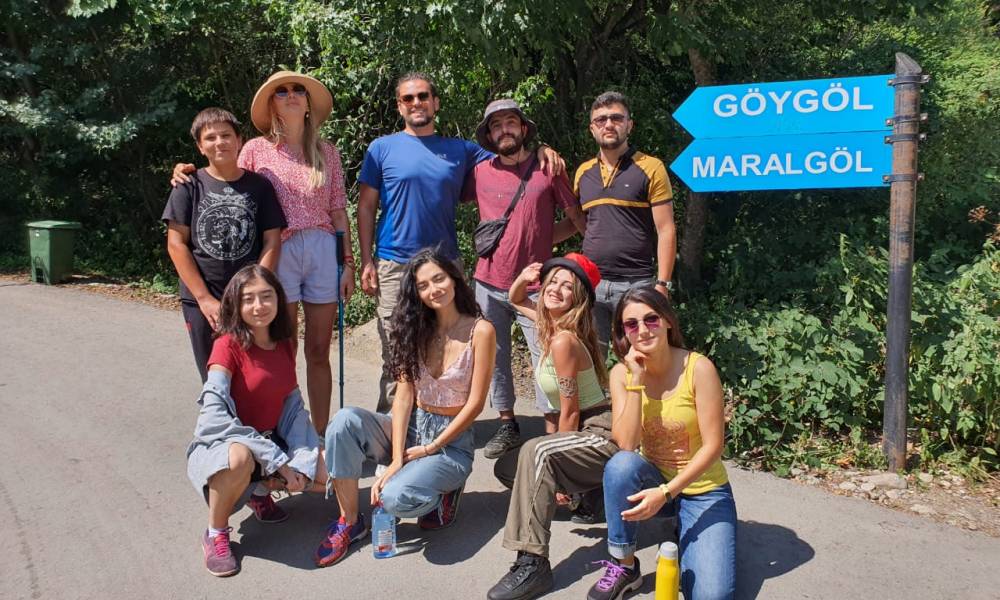 YÜRÜŞLƏRDƏN FOTOLAR VİDEOLAR