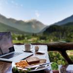 Təzadları qəbul etmək: İş Yerlərinin Yüksəlişi Məsafədən İş Mədəniyyətinin Yeni Erasını açır