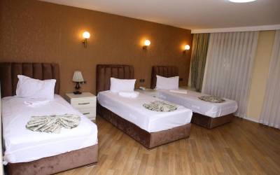 Deluxe Hotel Gəncə Otel, Standart üç nəfərlik otaq