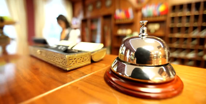 Otel rezervasiyası